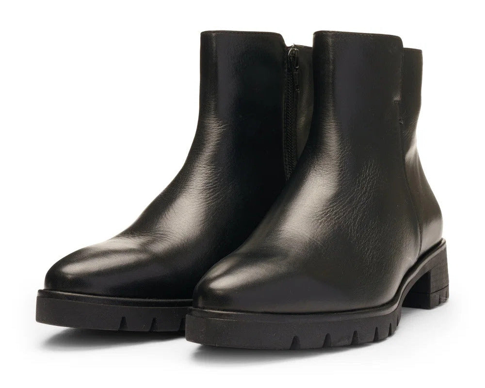 'Napoli' women's leather ankle boot - black