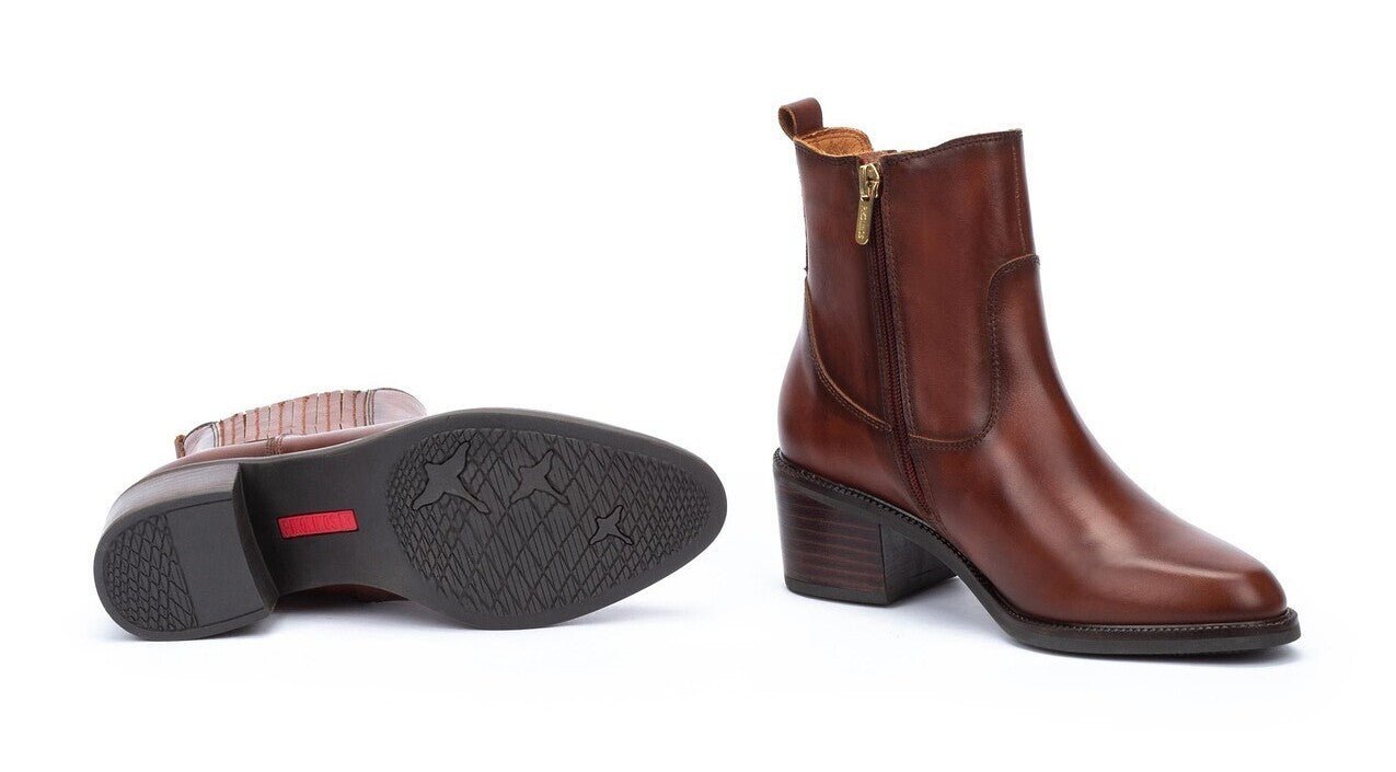 Dameslaars 'Bacarot' - Bruin - Chaplinshoes'Dameslaars 'Bacarot' - BruinPikolinos