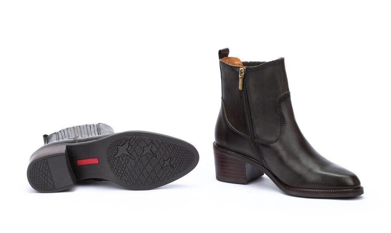 Dameslaars 'Bacarot' - groen - Chaplinshoes'Bacarot' dameslaars - groenPikolinos