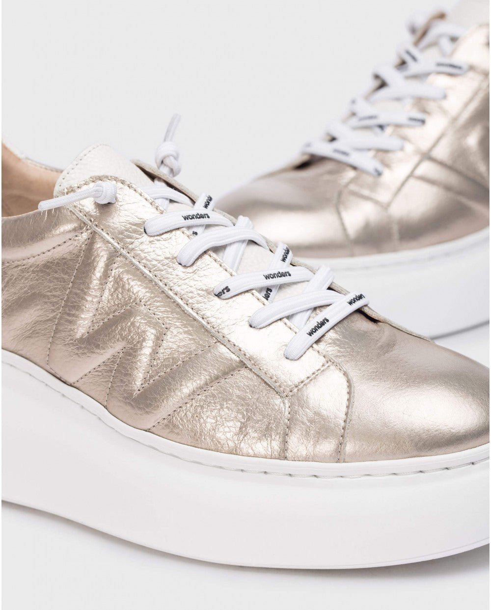 'Dorita' women's sneaker - Gold - Chaplinshoes'Dorita' women's sneaker - GoldWonders