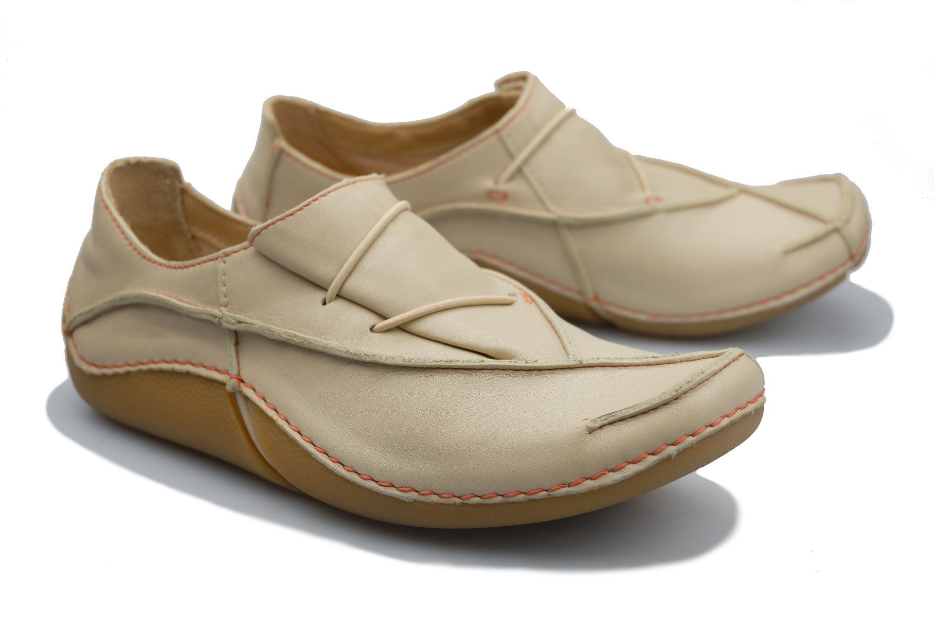'Fabulous Free' women´s slip on shoe - beige - Chaplinshoes'Fabulous Free' women´s slip on shoe - beigeClarks