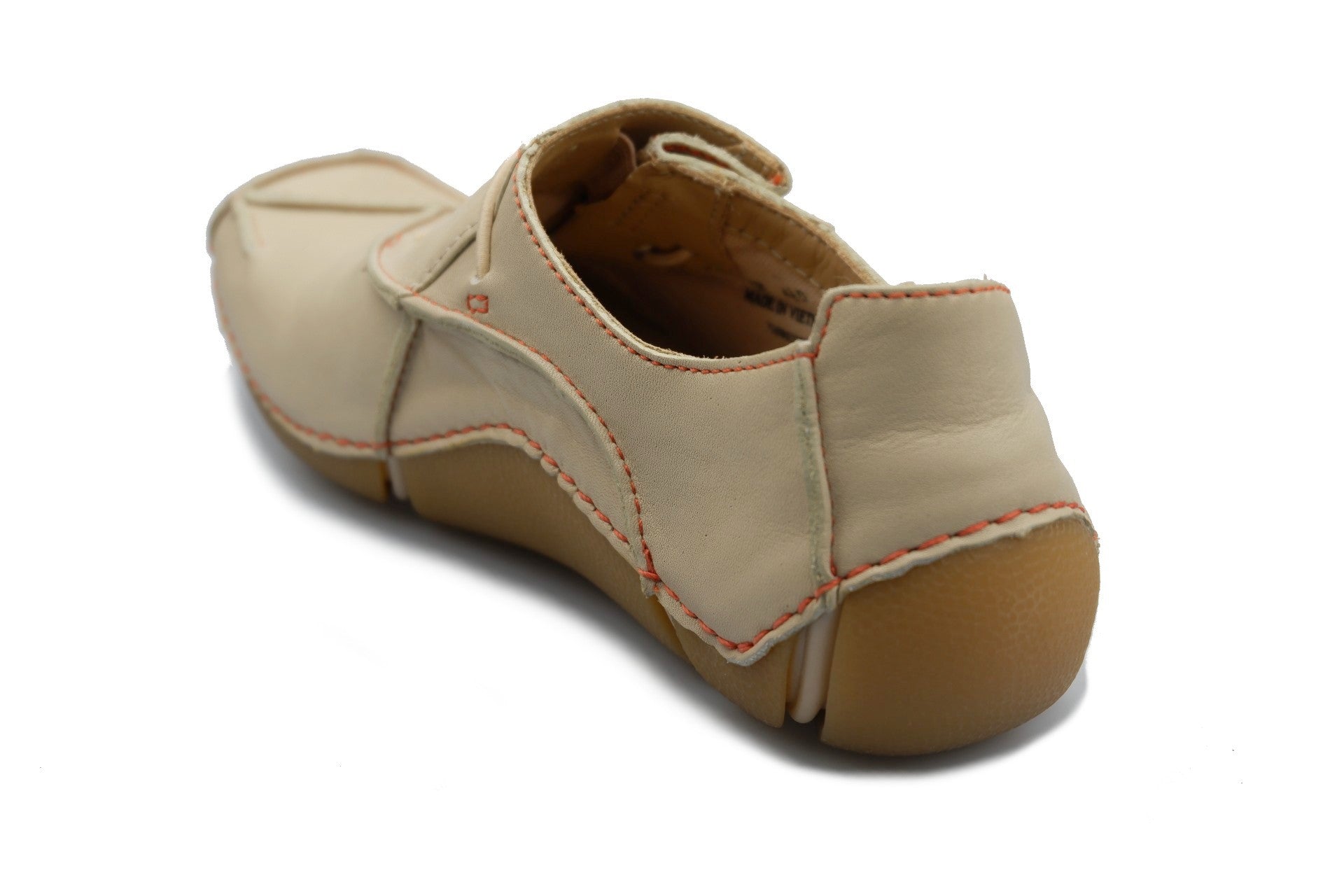 'Fabulous Free' women´s slip on shoe - beige - Chaplinshoes'Fabulous Free' women´s slip on shoe - beigeClarks