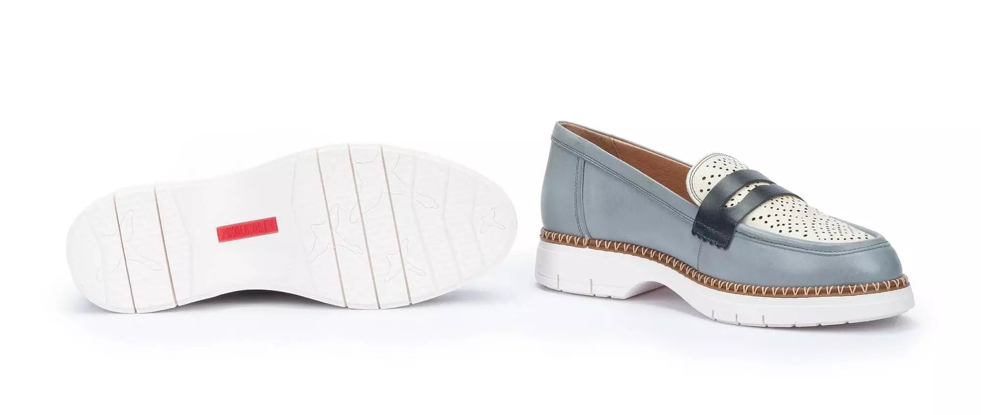 Damesmocassin 'Henares' - blauw wit mix - Chaplinshoes'Henares' dames mocassin - blauw wit mixPikolinos