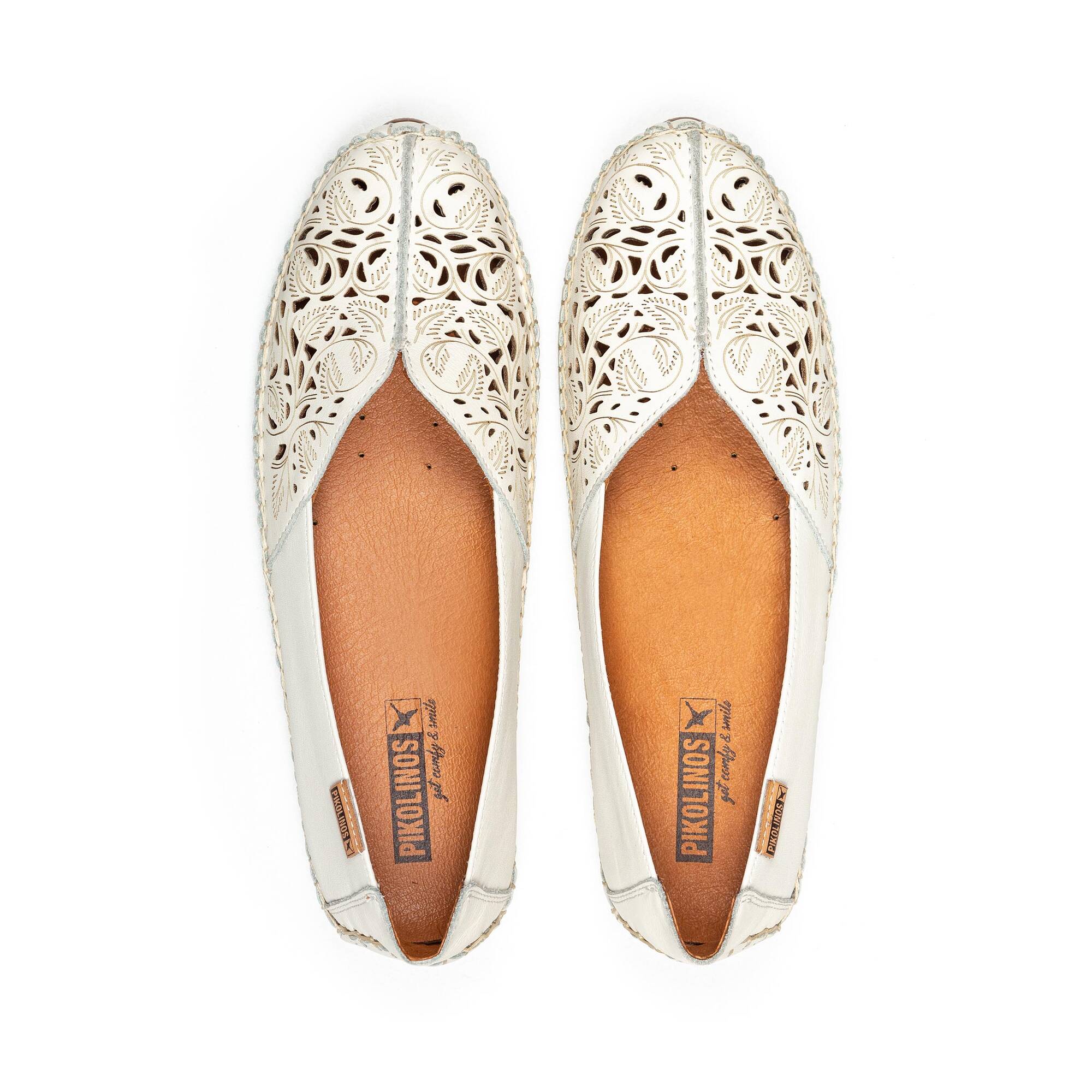 'Jerez' women's perforated loafer - Off white - Chaplinshoes'Jerez' women's perforated loafer - Off whitePikolinos