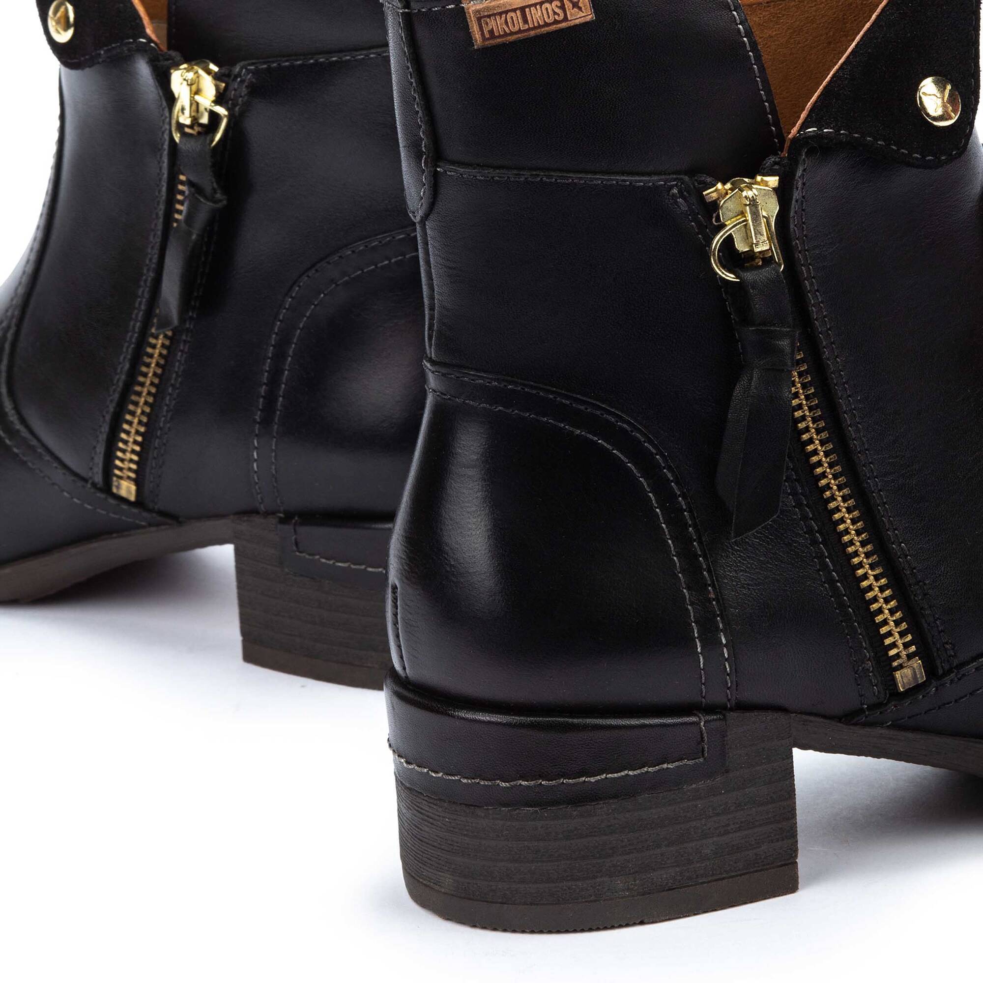 Stivaletto da donna 'Malaga' - Nero - ChaplinshoesStivale da donna 'Malaga' - NeroPikolinos