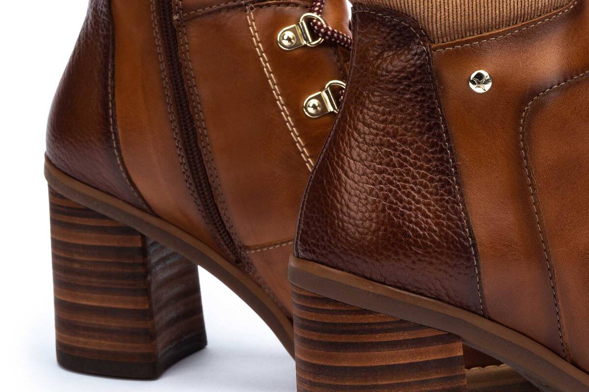 Stivali da donna 'Pompeya W7S' - Marrone - ChaplinshoesStivali da donna 'Pompeya W7S' - MarronePikolinos