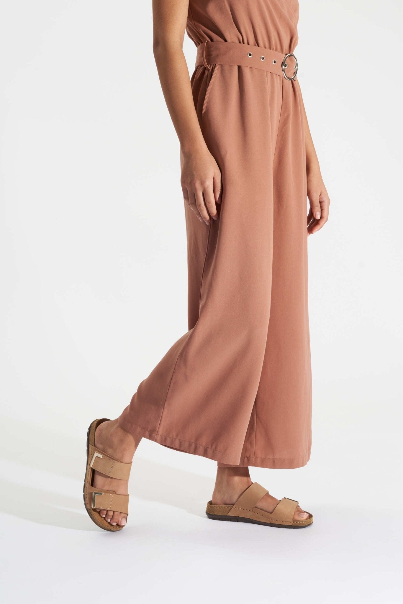 Damessandaal 'Rodigo' - Beige - ChaplinshoesDamessandaal 'Rodigo' - BeigeRohde