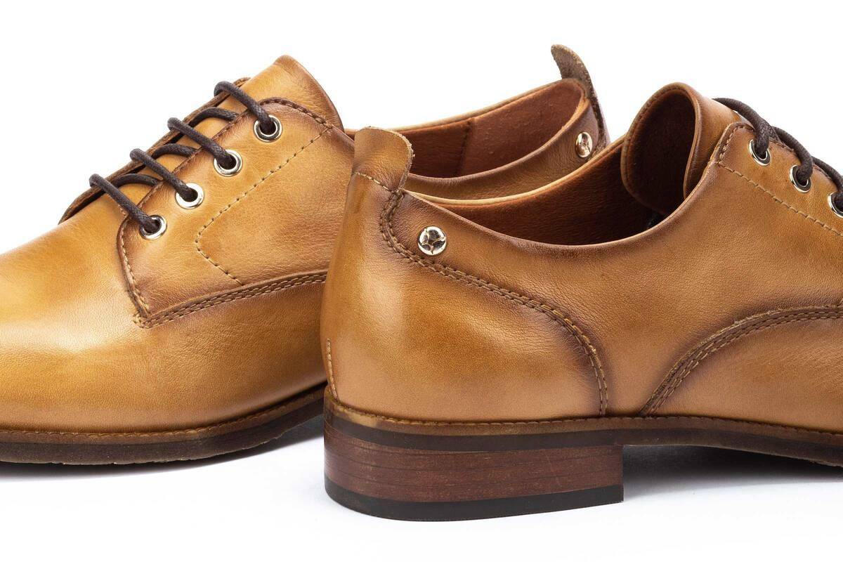 'Royal' derby damesschoen met veters - Amandelbruin - Chaplinshoes'Royal' derby damesschoen met veters - AmandelbruinPikolinos