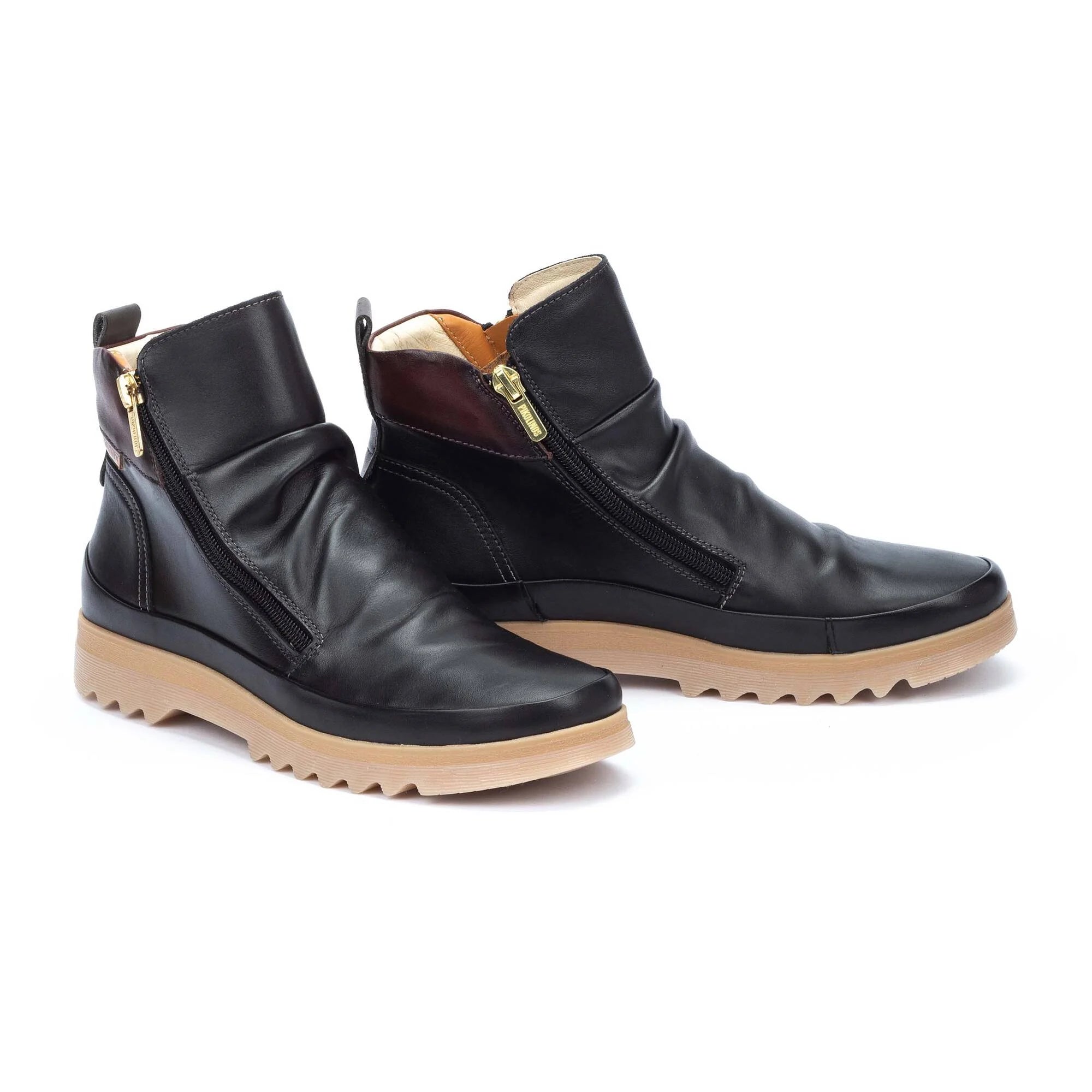 Dameslaars 'Vigo' - Zwart - ChaplinshoesDameslaars 'Vigo' - ZwartPikolinos